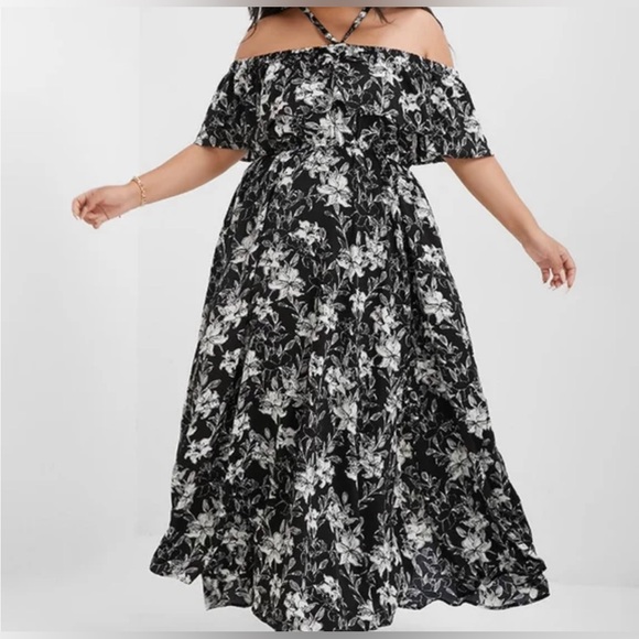 BloomChic Dresses Bloomchic Black White Floral Print Halter